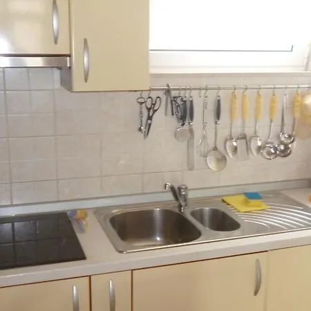 Apartment Top Split