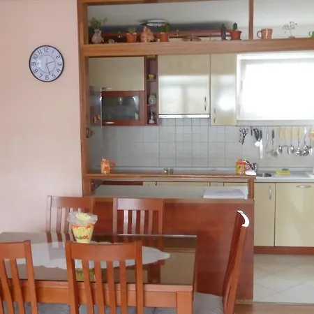 Top Apartment